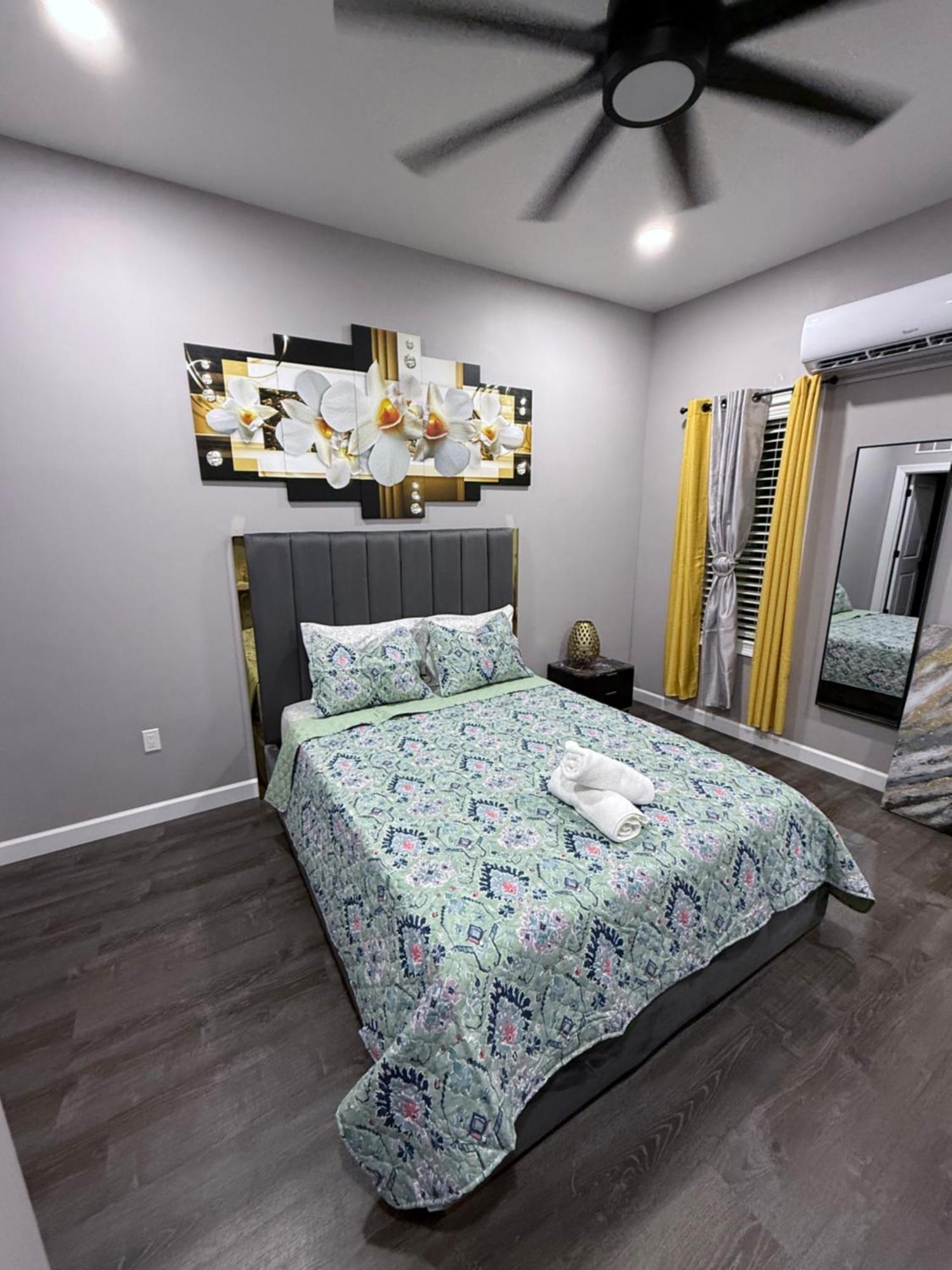 The Palm Suite Lehigh Acres Eksteriør bilde